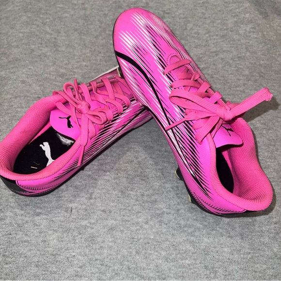 Puma Girls Vibrant Pink Athletic Cleats - Picture 1 of 4